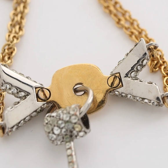 Sold - Louis Vuitton LV ESSENTIAL V BRACELET GP RHINESTONE GOLD CLEAR SWAROVSKI - Picture 4 of 12